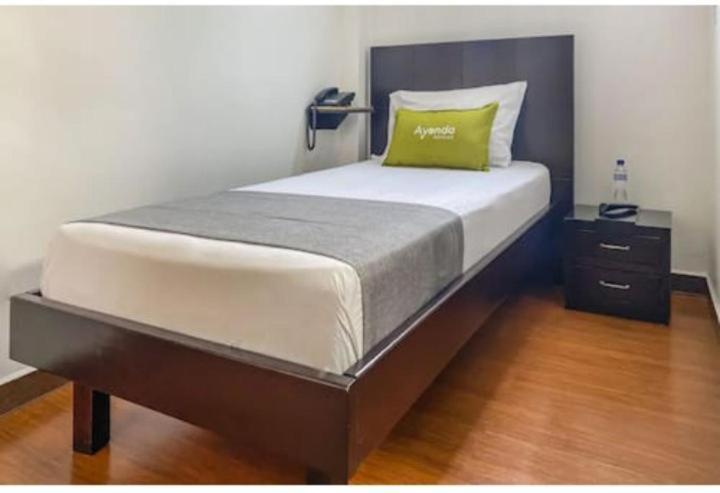 Hotel Castellon Plaza Pereira Extérieur photo